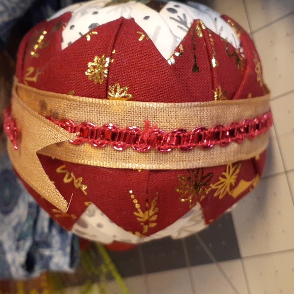 #28 3.5" Quilted Christmas Ornament Handmade - Picture 2 of 2